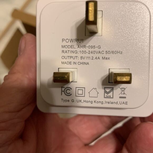 Set of two international power adapters. Instruction manual included - Picture 3 of 4